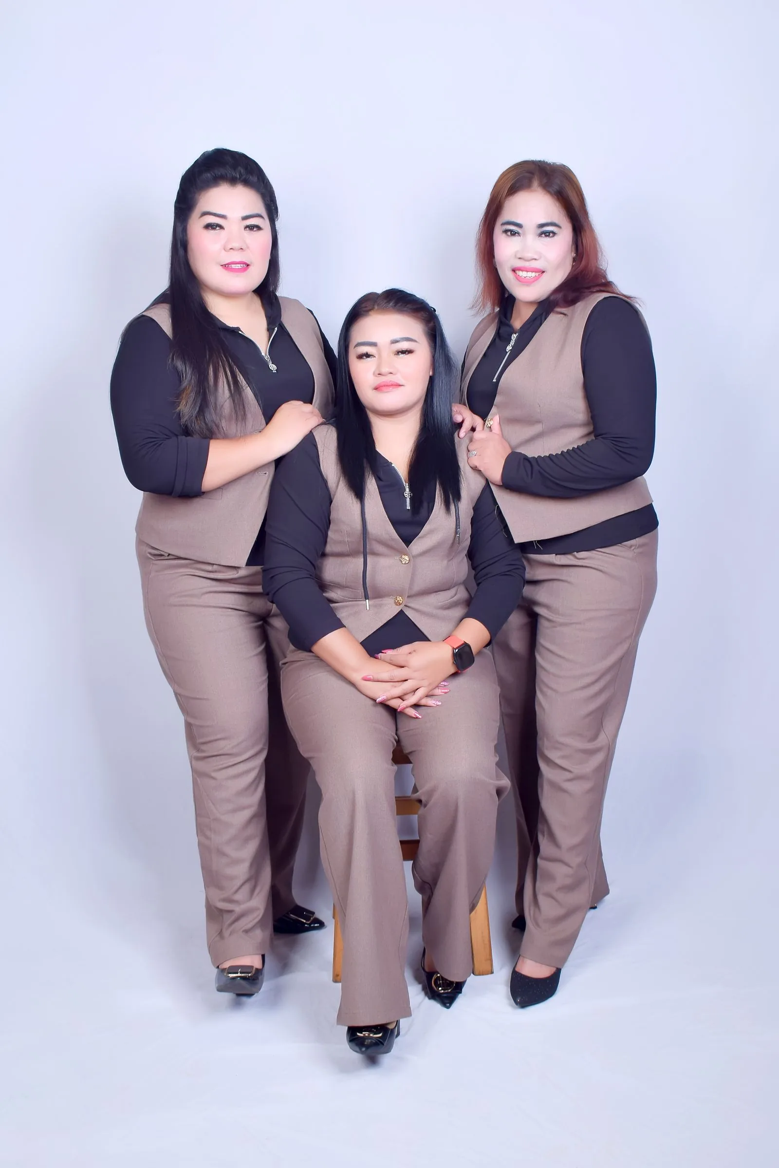 Vestuario corporativo elegante como referencia de dotaciones